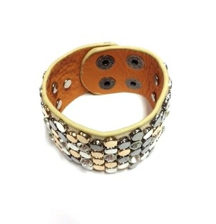 Luksus Bredt Armb&aring;nd Taupe med Nitter & Strass (1 stk.)