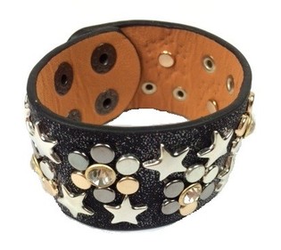 Luksus Bredt Armb&aring;nd Sort med Nitter & Strass (1 stk.)