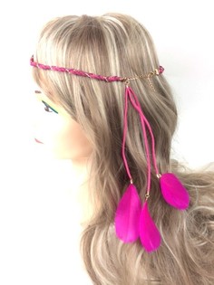 Flettet h&aring;rb&aring;nd Ibiza-look med fjer - Fuchsia (1 stk.)