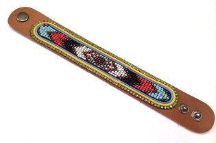 L&aelig;derarmb&aring;nd Aztek med gr&oslash;n strass (1 stk.)