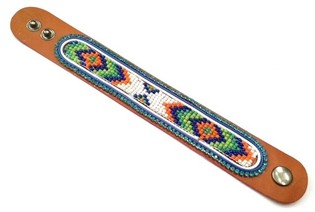 L&aelig;derarmb&aring;nd Aztek med lysebl&aring; strassten (1 stk)
