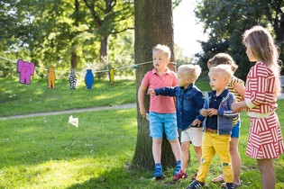 BS BUITENSPEEL &ndash; KASTESPIL MED DYRERUMPER I TR&AElig; (2 stk.)